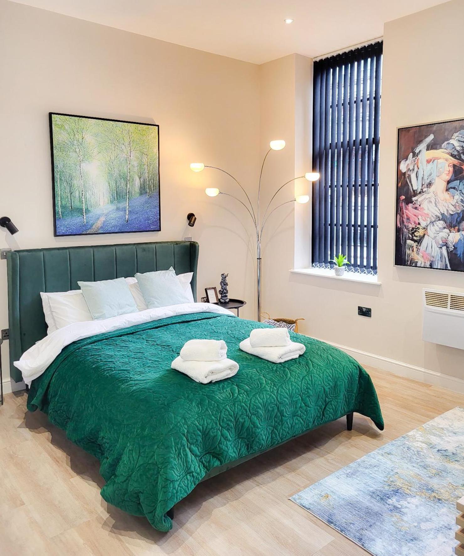 Beautiful Apartment & Central Location & King Size Bed Leeds  Dış mekan fotoğraf